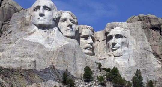 mount-rushmore-national-memorial-south-dakota-usa_main